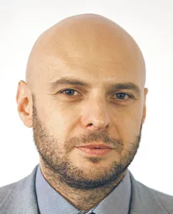 2997119-i02-2017-121-071000200.jpg
