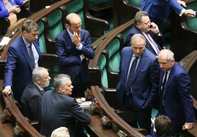 Szydło do PO i PSL: Zlikwidowaliście połowę posterunków Policji