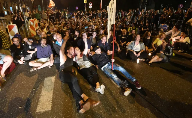 Jak zachowywać się na manifestacji, aby nie trafić do więzienia