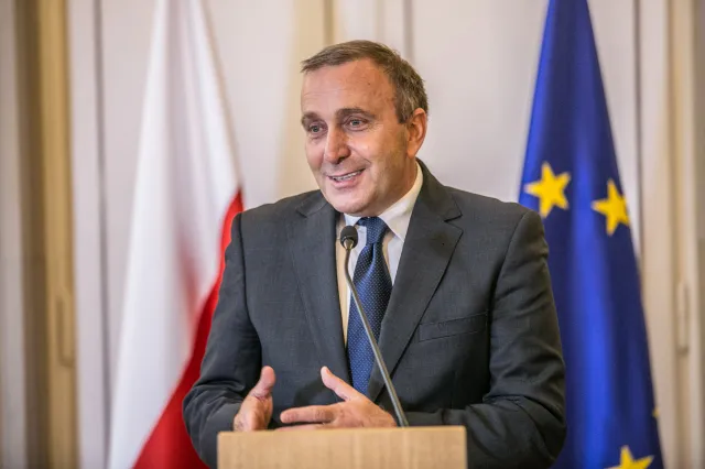 Schetyna: Osoby karane za niepłacenie abonamentu będą mogły liczyć na rekompensatę. Obiecuję to