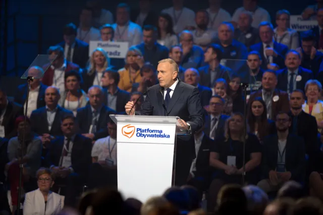 Schetyna: Rekonstrukcja rządu jest potrzebna. To słaby rząd