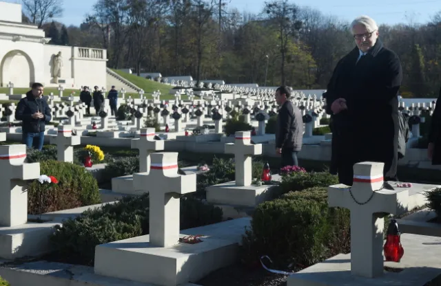 Witold Waszczykowski na Ukrainie. "Komu przeszkadzały te lwy? Kto wszczyna problemy?"