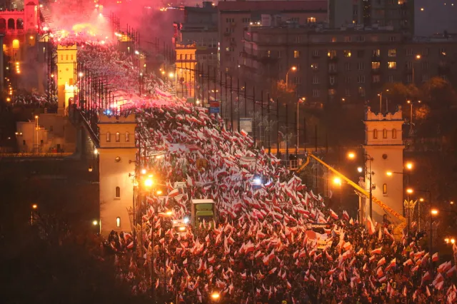 Incydenty na Marszu Niepodległości zbada policja. "Prokuratura powierzyła śledztwo"