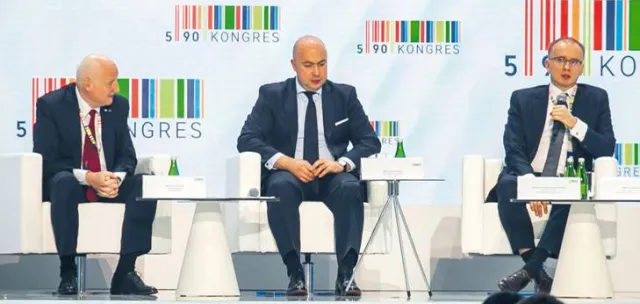 Championi w kraju, pionierzy na zewnątrz