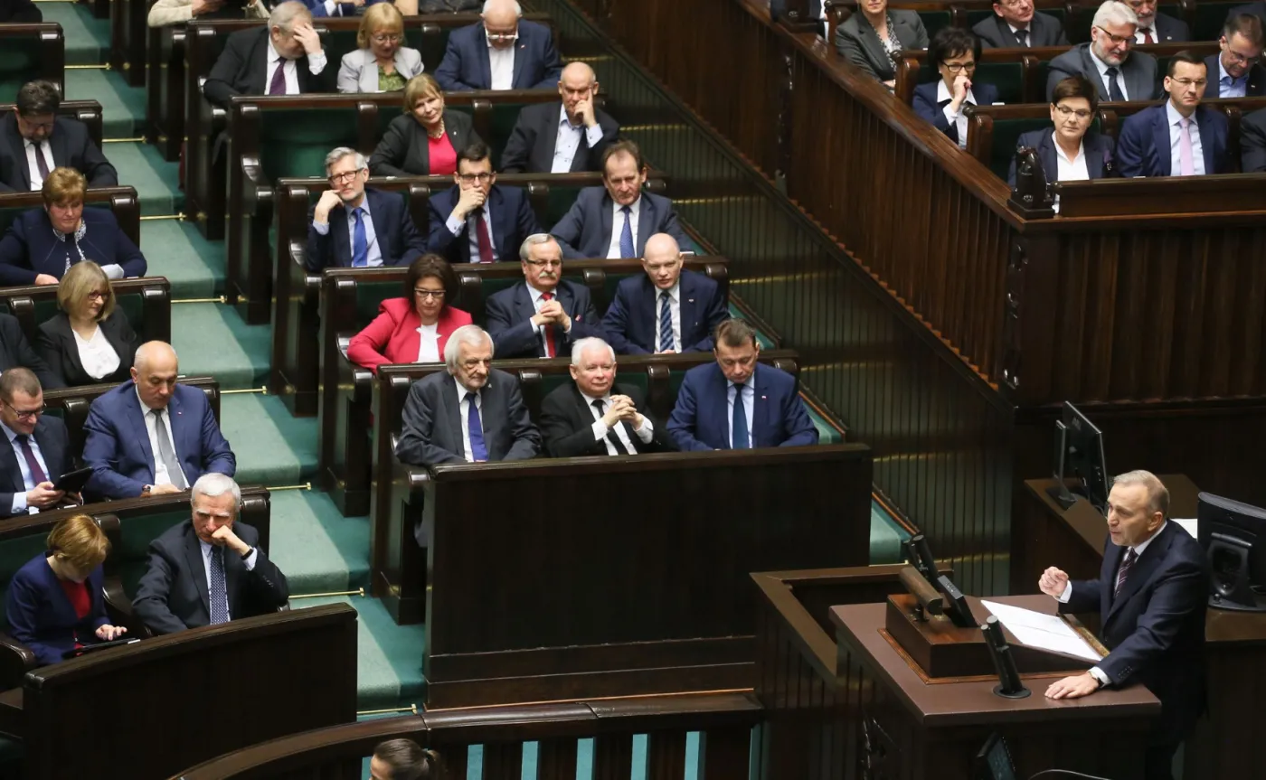 Opozycja: Samorządy są jedną z "najlepszych części ustroju Polski"