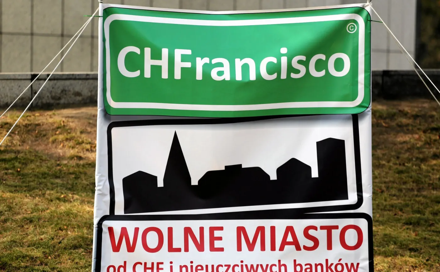 Banki wystawiały frankowiczów na jednostronne ryzyko walutowe