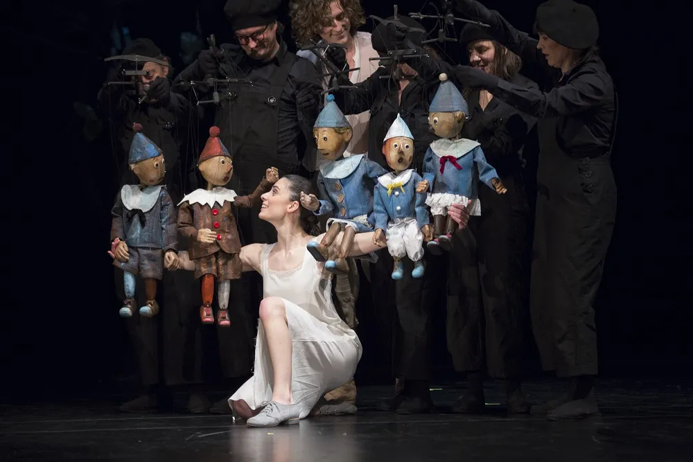W poszukiwaniu zachwytu. „Król marionetek" w Teatrze Lalka