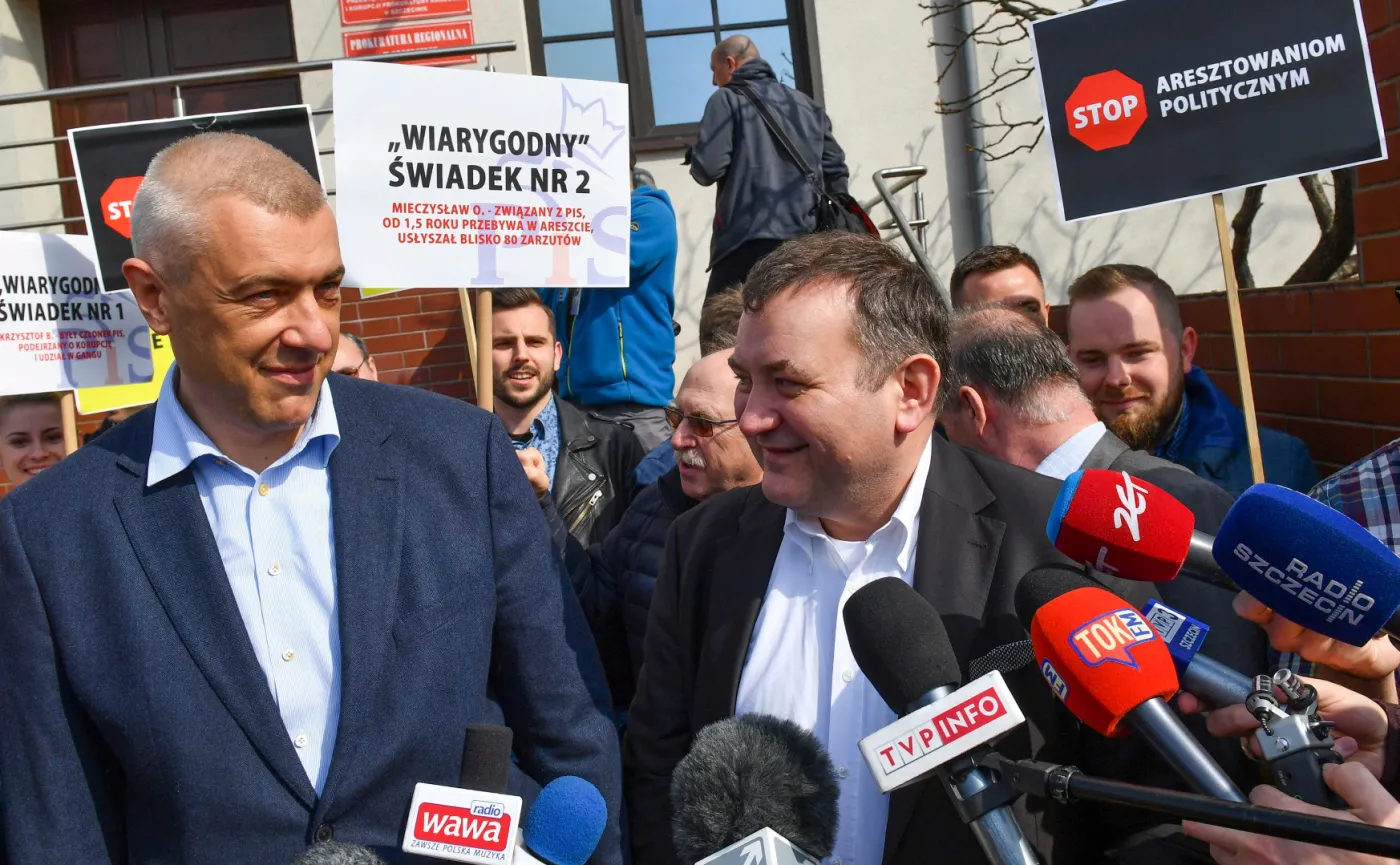 W apartamencie Stanisława Gawłowskiego mieściła się agencja towarzyska? Politycy PO, PSL i N opuścili TVP Info po tym pytaniu