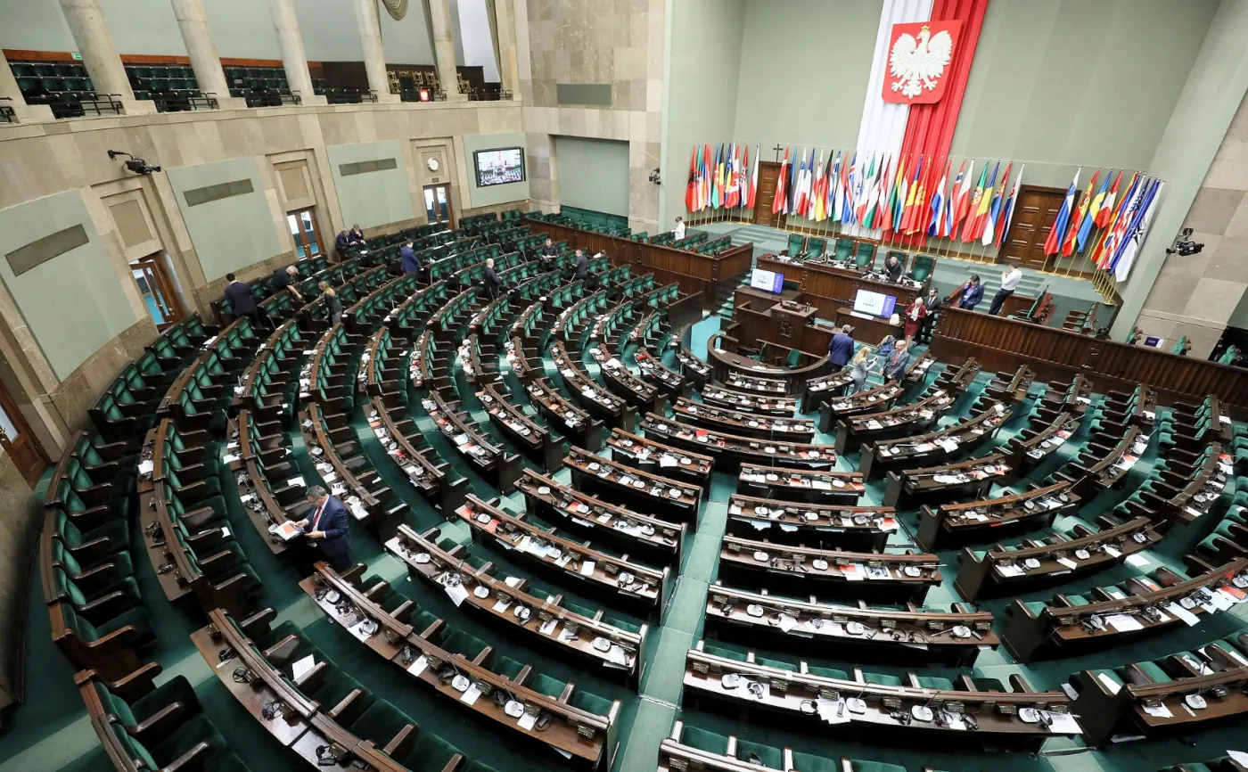 Posłowie opozycji powalczą o krótszy czas pracy w Polsce