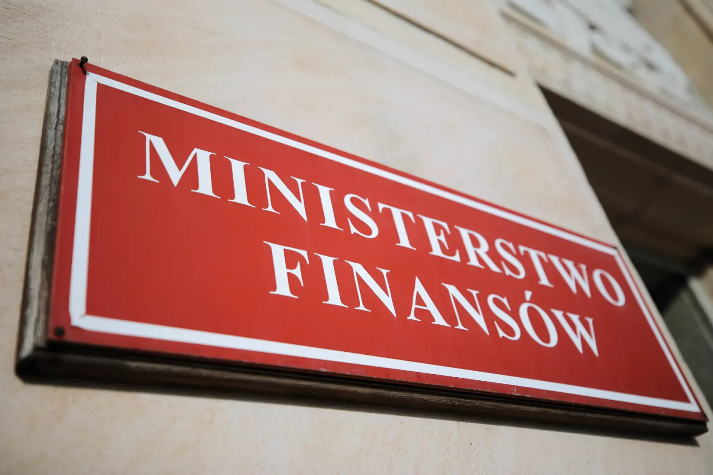 MF od odpowiada na artykuł w sprawie KNF. Wiceminister finansów to nie były wiceprzewodniczący KNF