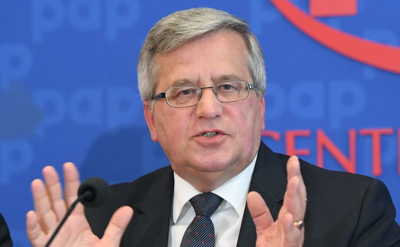 Komorowski o sprawie dot. KNF: PiS boi się zgodzić na komisję śledczą
