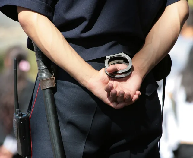 Błąd wrocławskiej policji: Igor S. był w kajdankach, kiedy policja użyła paralizatora