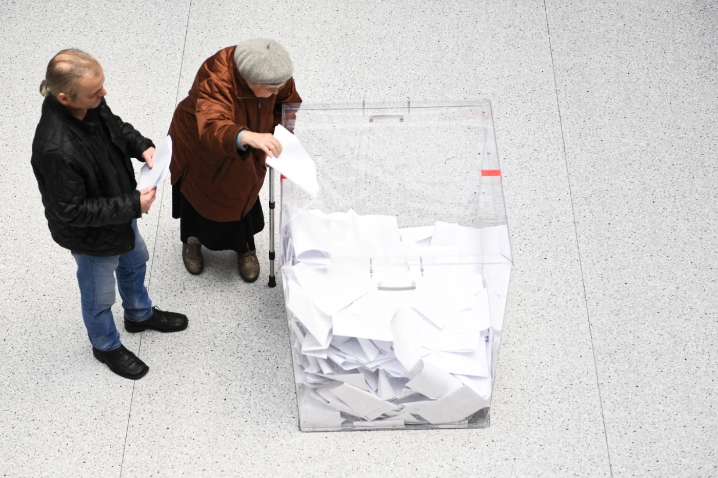 Nowe dane PWK: Frekwencja wyborcza na godz. 17 to 41,65 proc.