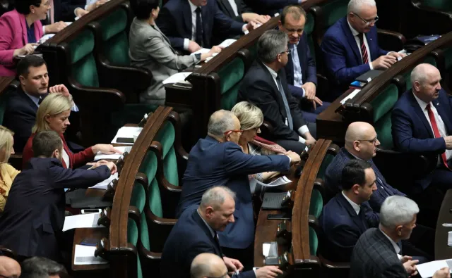 Lewica będzie wnioskować o przełożenie debaty w sprawie ustaw sądowych na okres po świętach