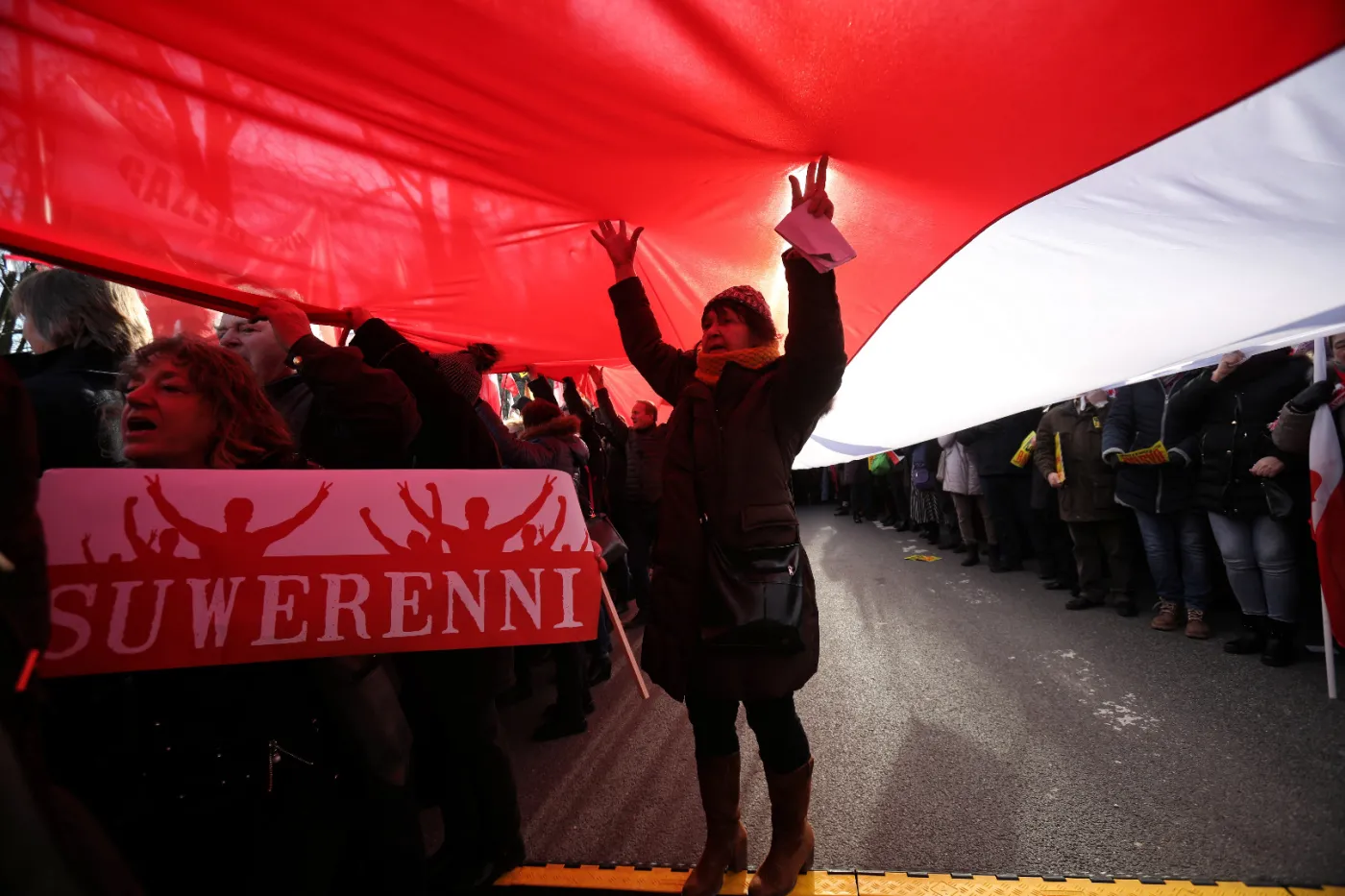 Kluby "Gazety Polskiej" za reformą sądów. Tak było na manifestacji pod TK [GALERIA]