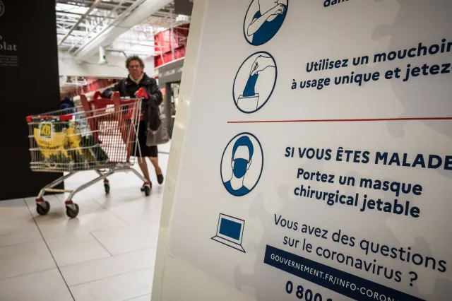 Francja: Władze przed niedzielnymi wyborami chcą uniknąć paniki z powodu koronawirusa