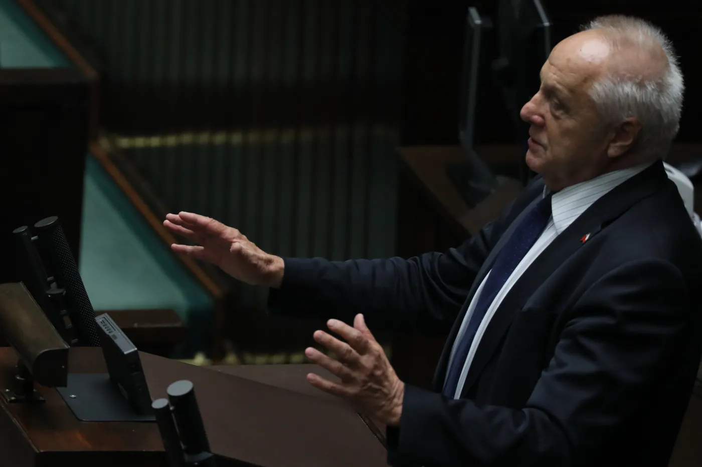 Stefan Niesiołowski stawił się w prokuraturze. Usłyszał zarzuty