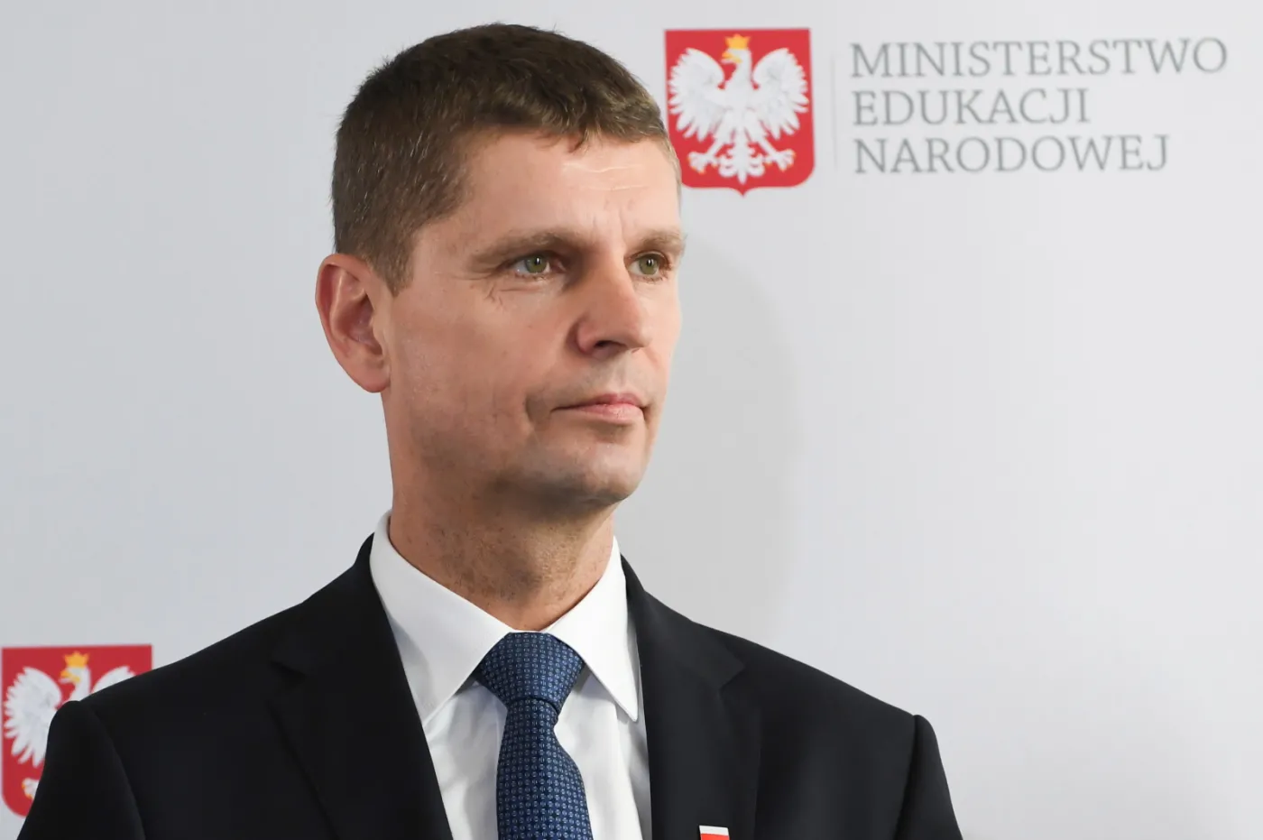 Dariusz Piontkowski był uznany za sprawcę przestępstwa urzędniczego. Sasin: Warunkowe umorzenie postępowania szefa MEN nie podważa jego uczciwości