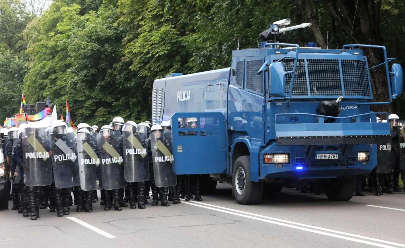 4272491-policja-w-bialymstoku.jpg