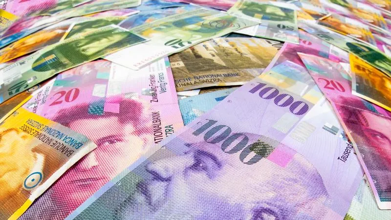 Proces o kredyt we frankach rozpoczęty i odroczony
