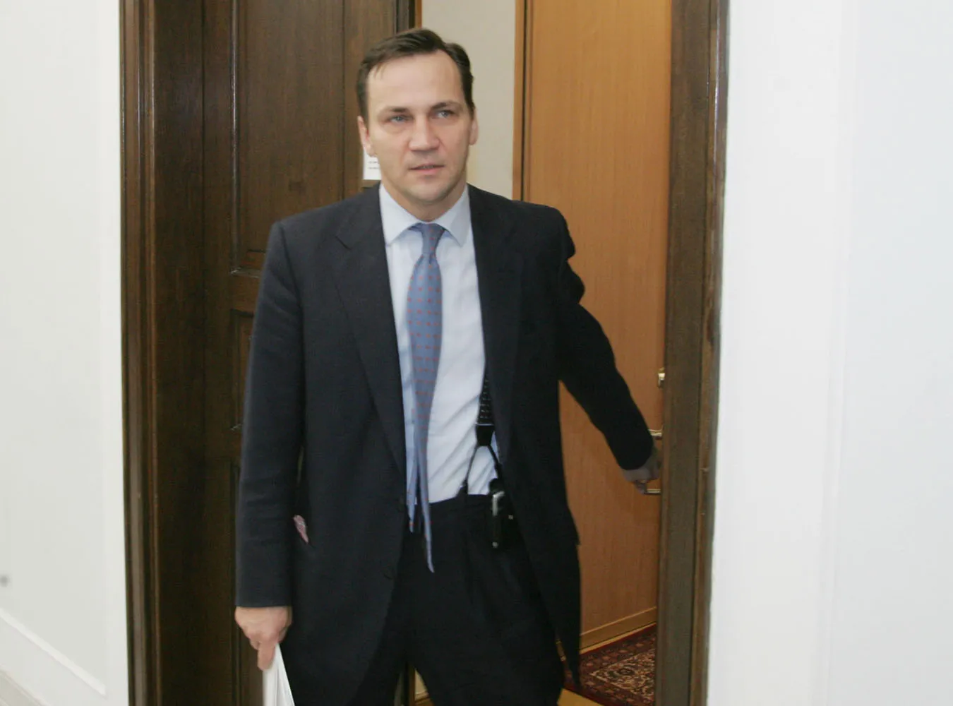 DziennikPonad 35 tysięcy złotych w ciągu trzynastu miesięcy urzędowania wydał ze służbowej karty kredytowej Radosław Sikorski