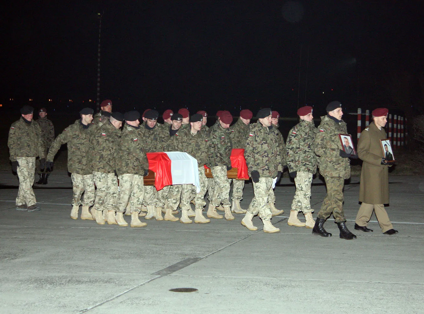 Ciała poległych w Afganistanie żołnierzy wróciły do Polski