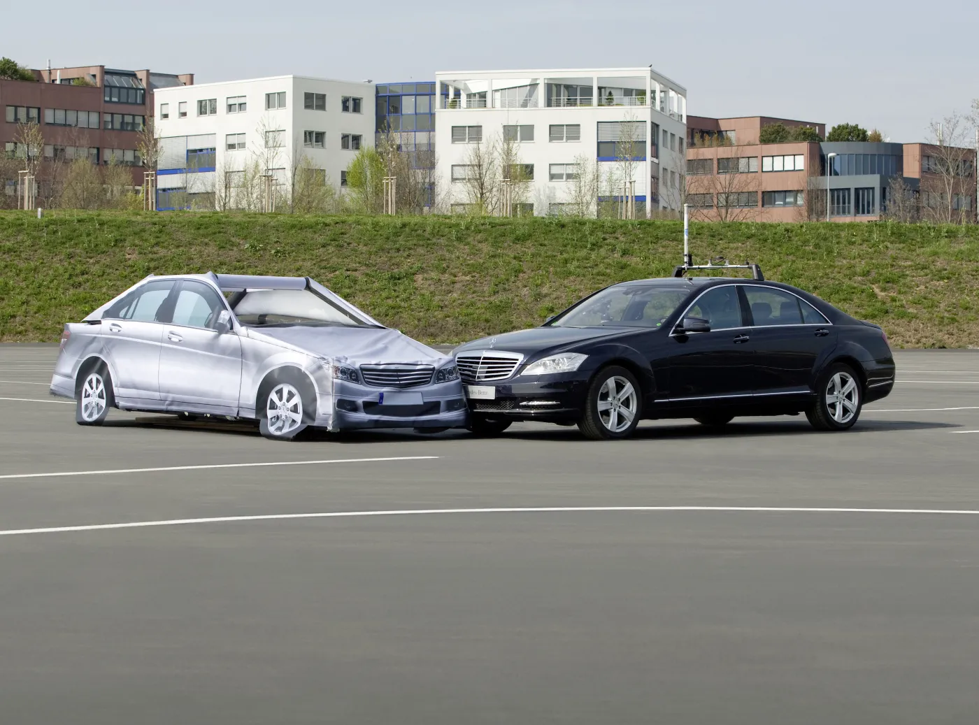 mercedes_6_282585a_751933.jpg