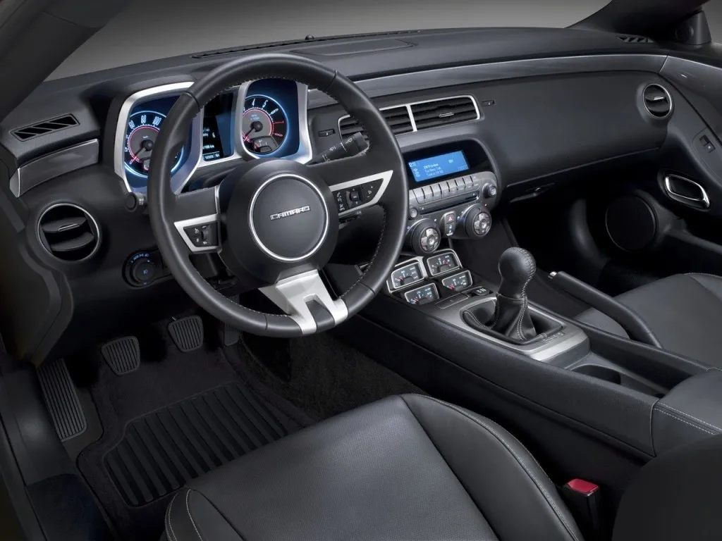 fr_camaro_9_106595a_367414.jpg