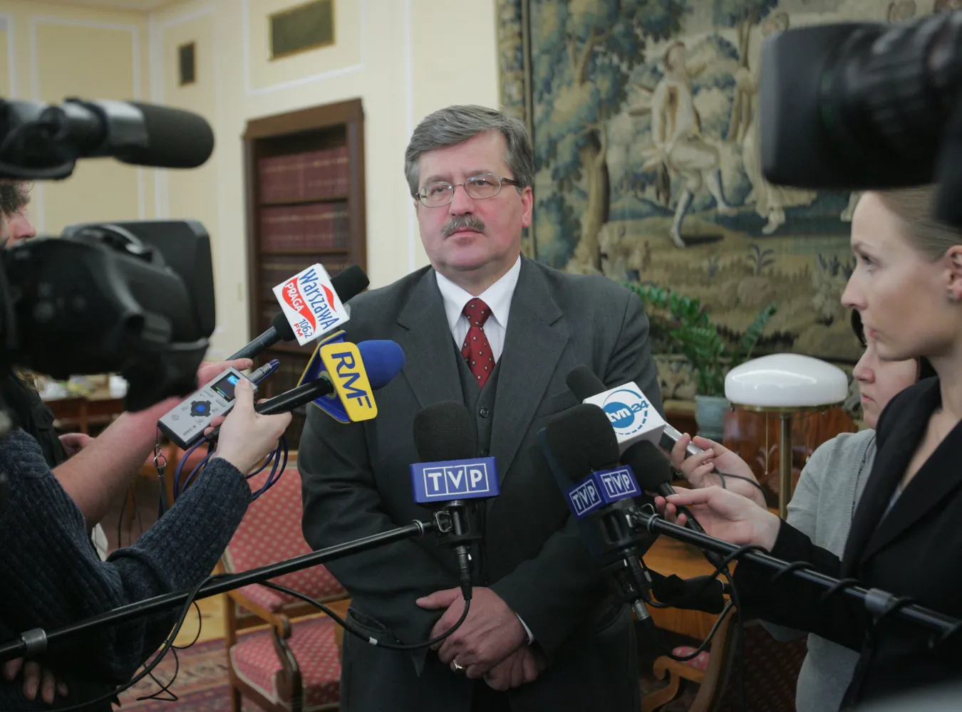Komorowski Upomnienie dla Palikota to za surowa kara
