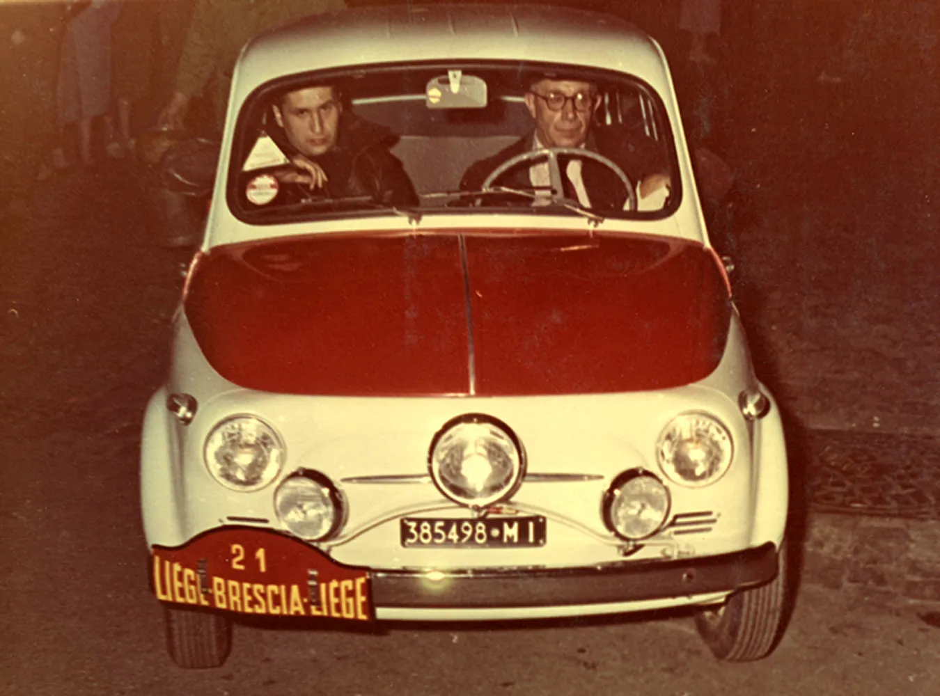 50 lat po wielkim triumfie, fiat 500 ponownie bierze udział w belgijsko-włoskiej eskapadzie