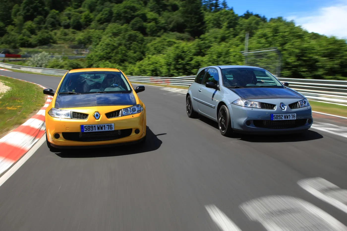 230-konne megane R26.R zdobyło słynne Zielone Piekło w 8 minut 17 sekund