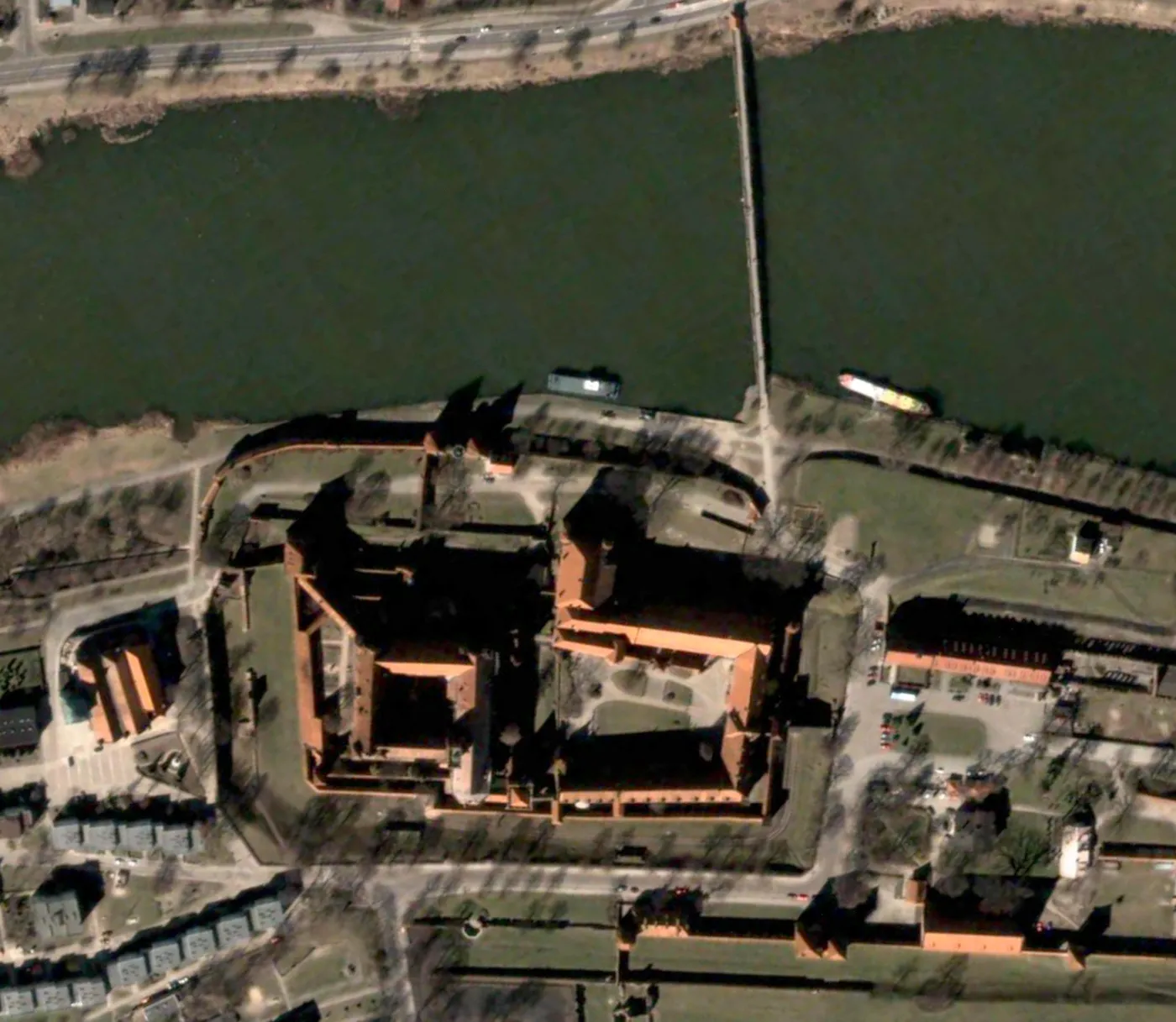 fr_malbork_73874a_213221.jpg