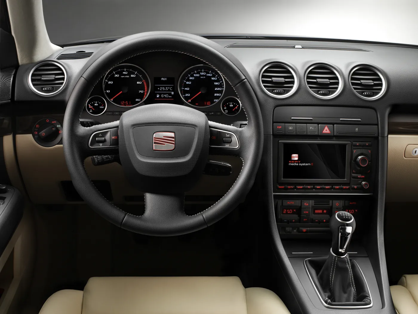fr_seat4_127501a_260667.jpg