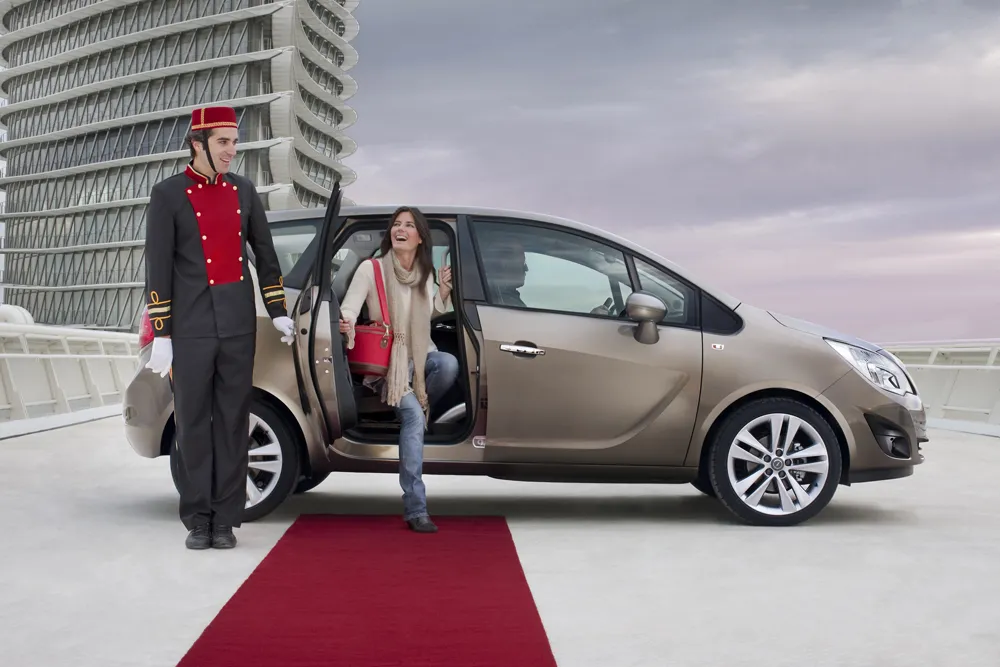 Nowy Opel jak... Rolls-Royce!