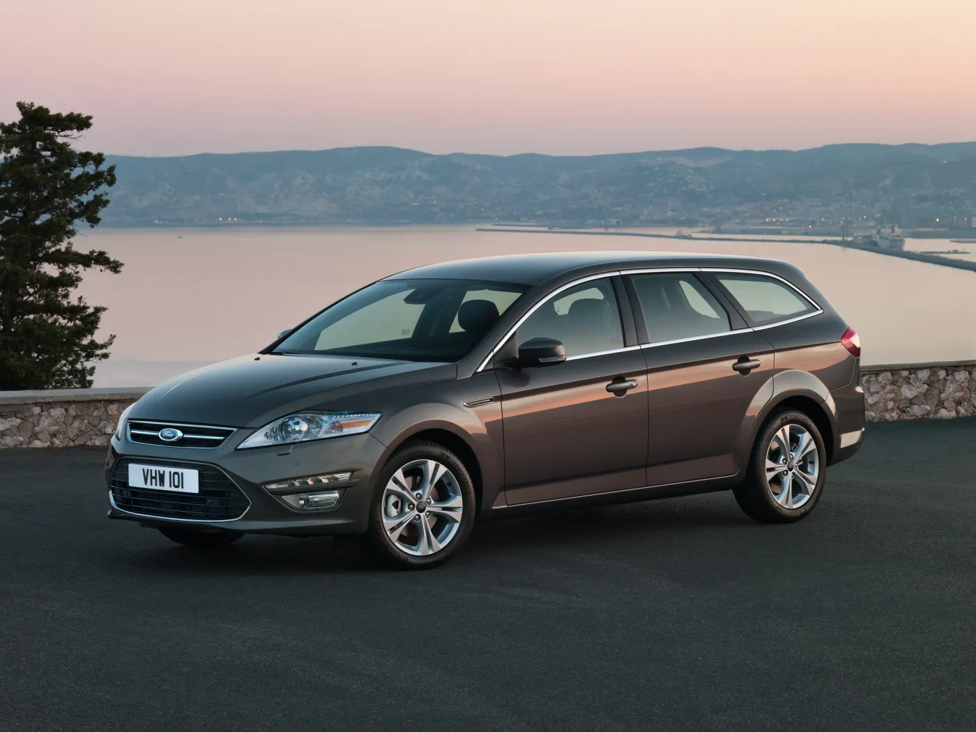 mondeo_05_287173a_1424916.jpg