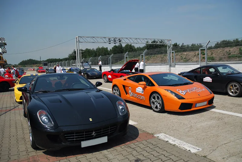 ferrari_599_gtb_1464133.jpg
