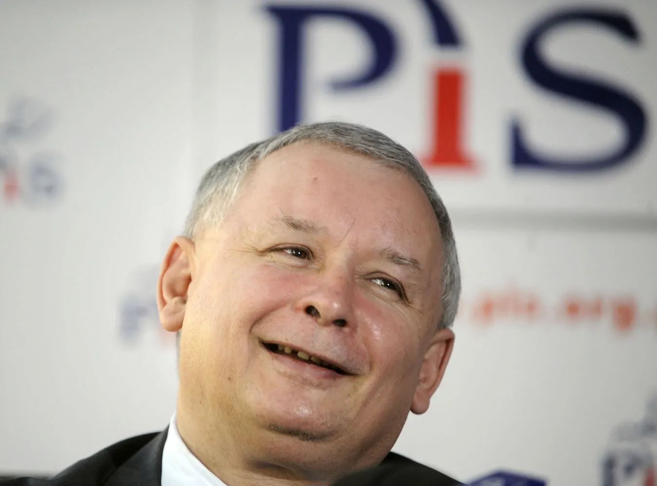 PiS odrabia straty w sondażach
