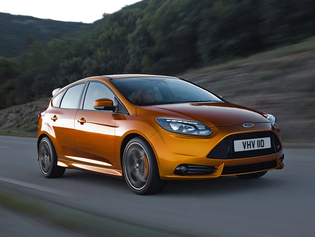 newfordfocus_st_05_1564909.jpg