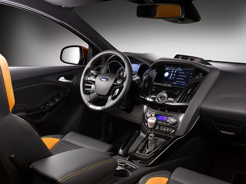 newfordfocus_st_30_1564885.jpg