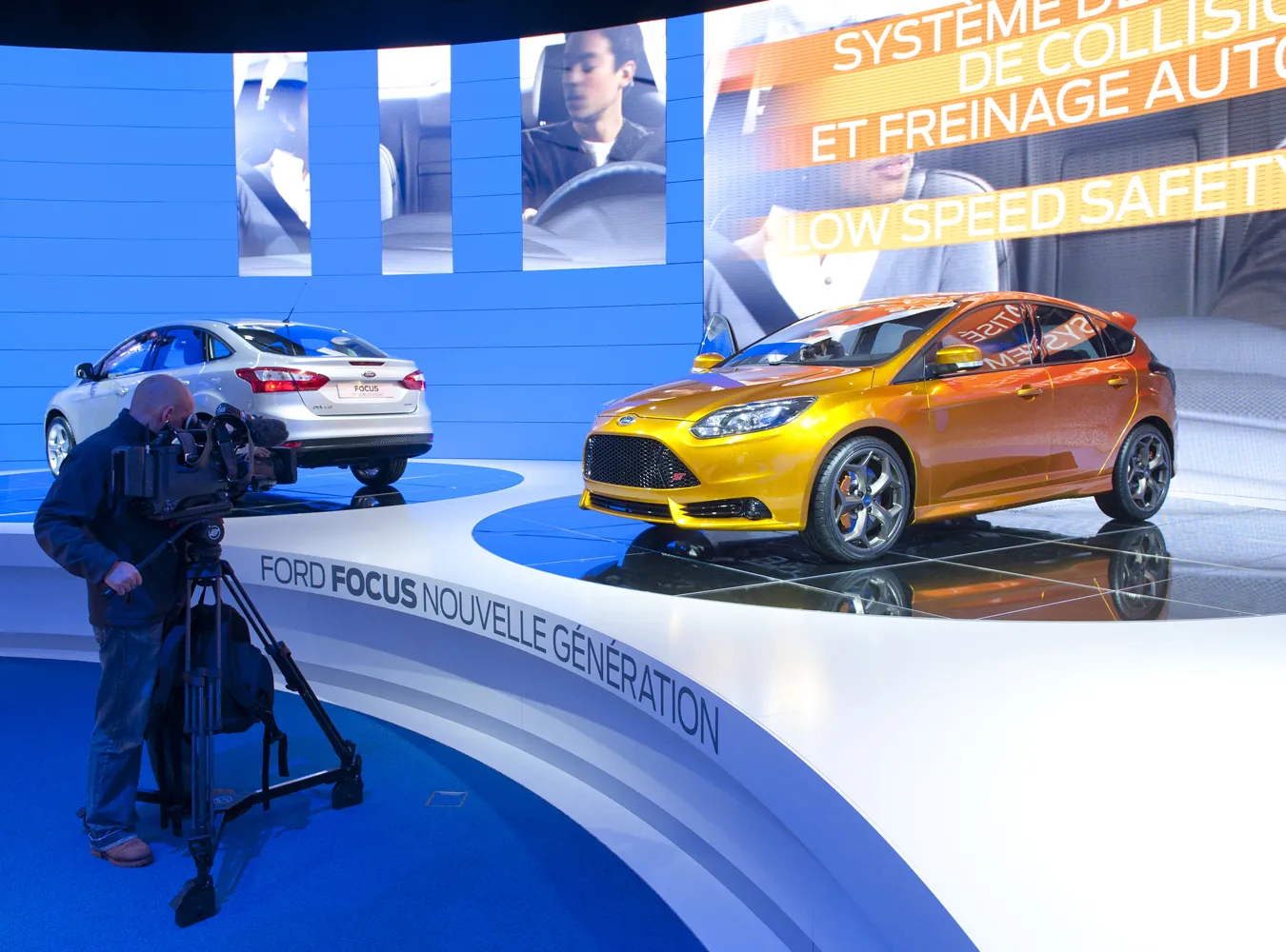 paris_motor_216_1564741.jpg