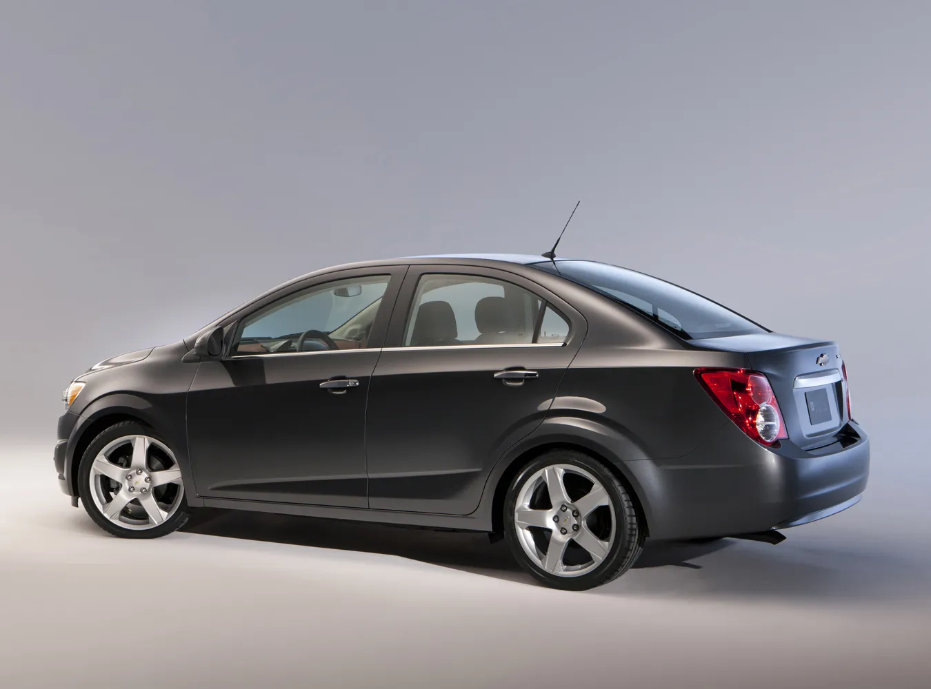 12_sonic_sedan_007_1742679.jpg