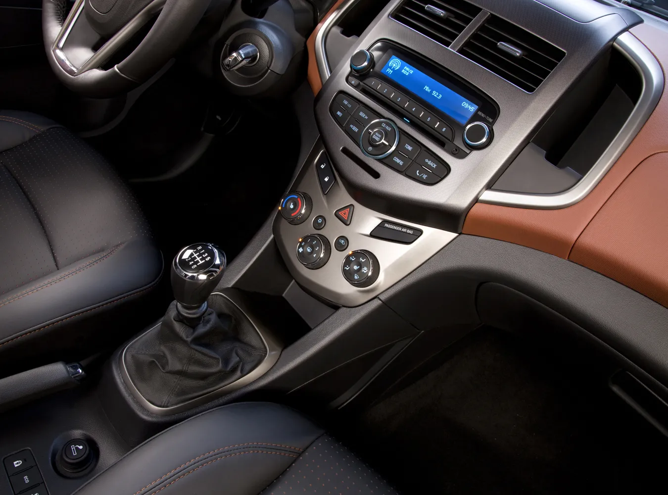12_sonic_sedan_014_1742795.jpg