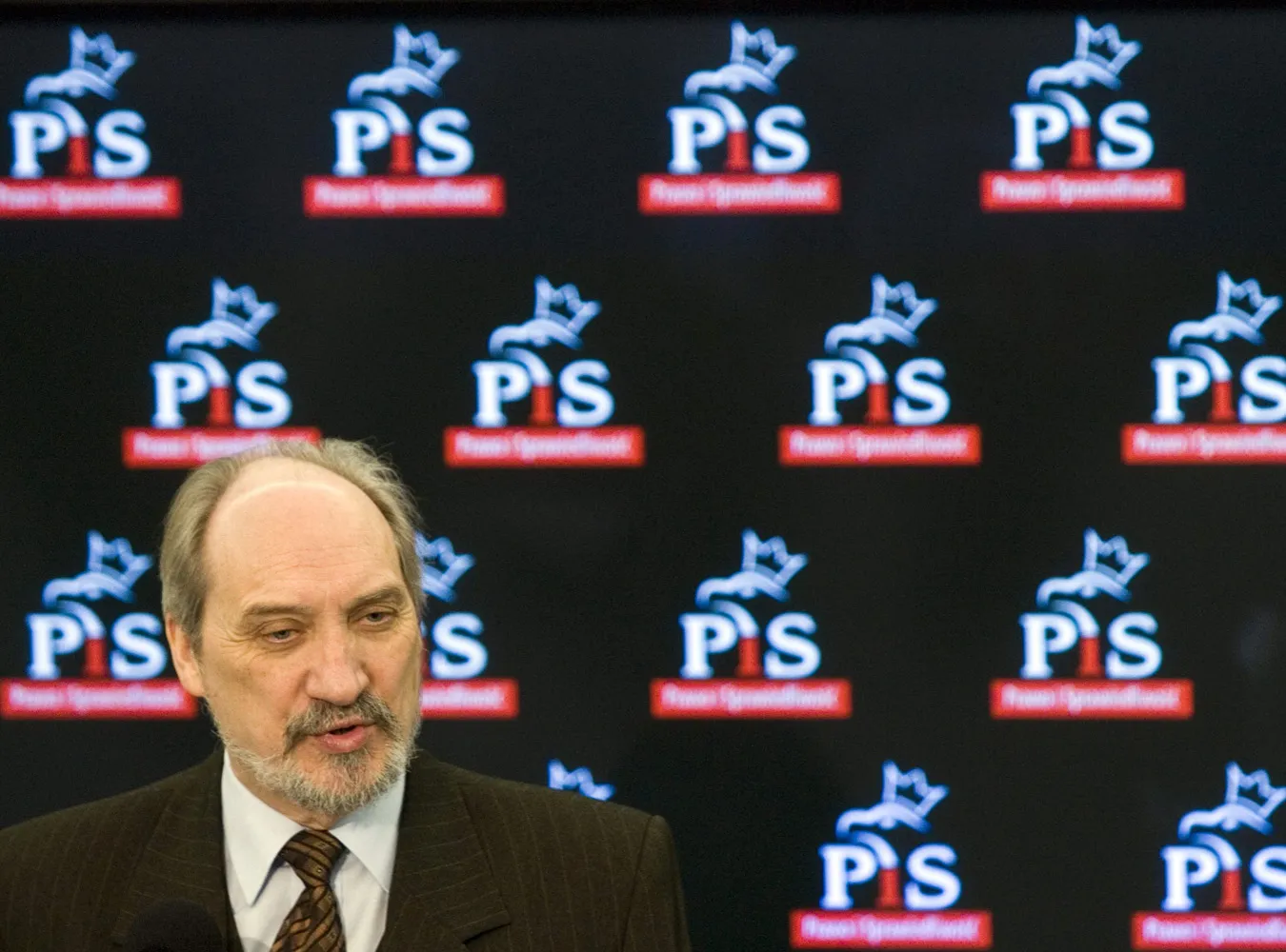 MAcierewicz Polskie służby to mafia