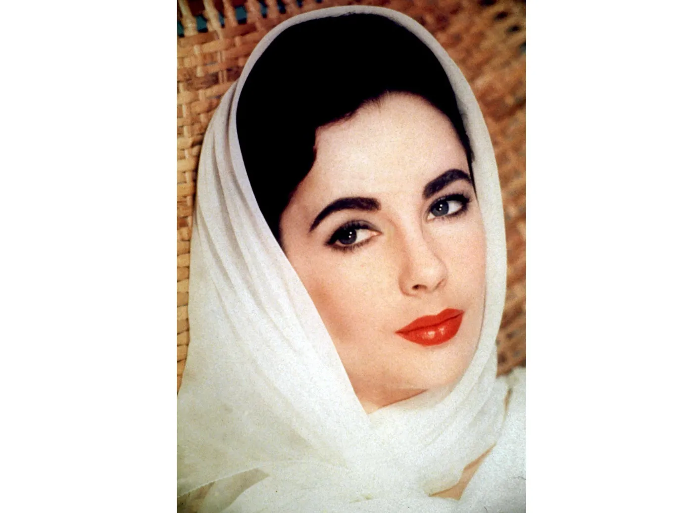1921318-elizabeth-taylor.jpg