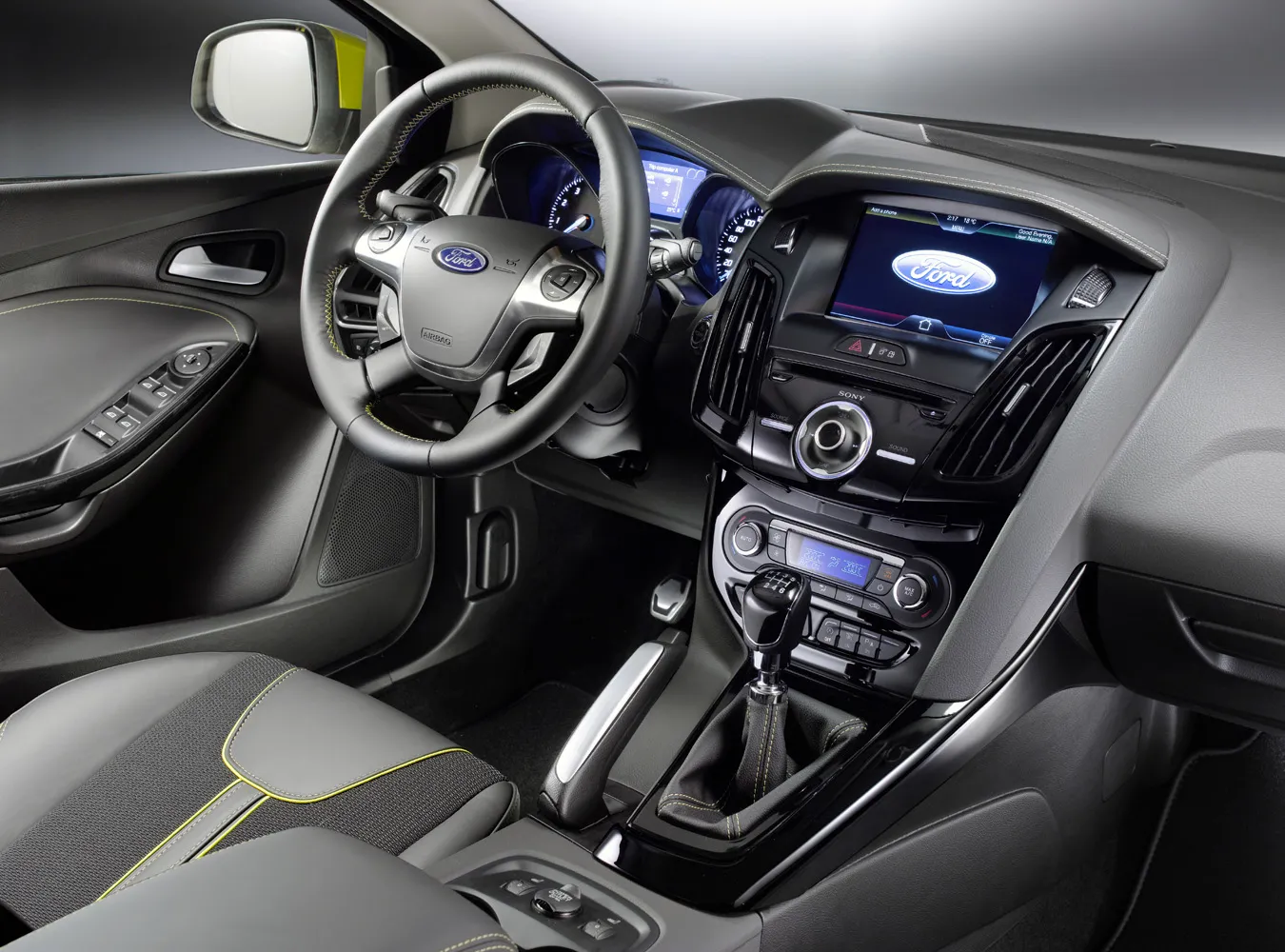 newfordfocus_08_1461572.jpg