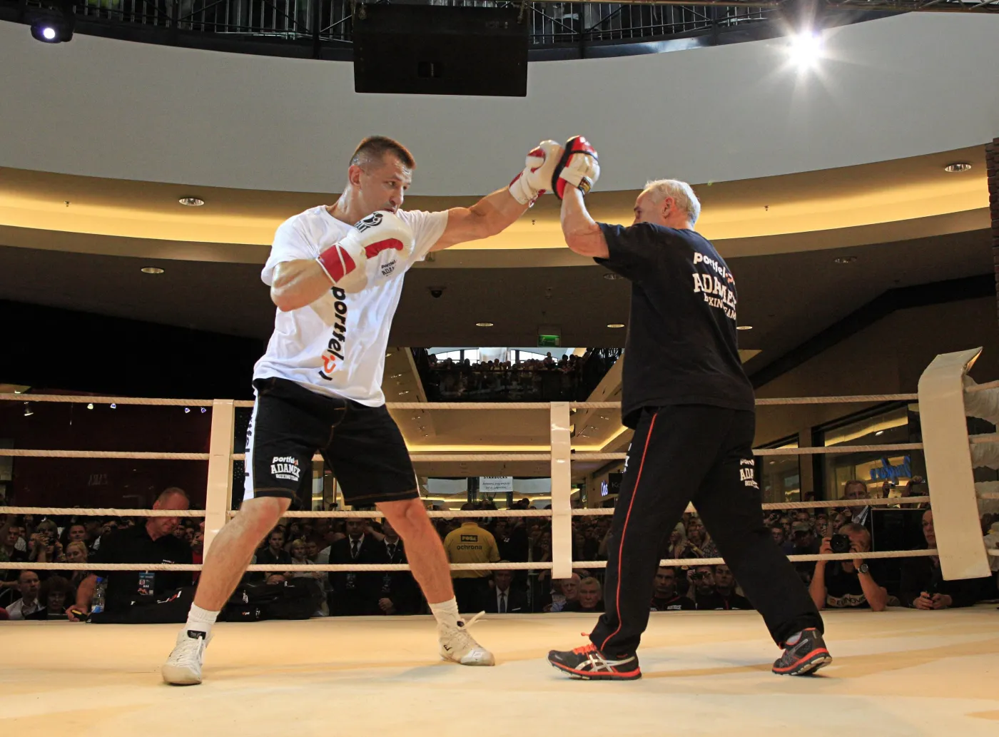 2463973-bor-20110907-1530.jpg