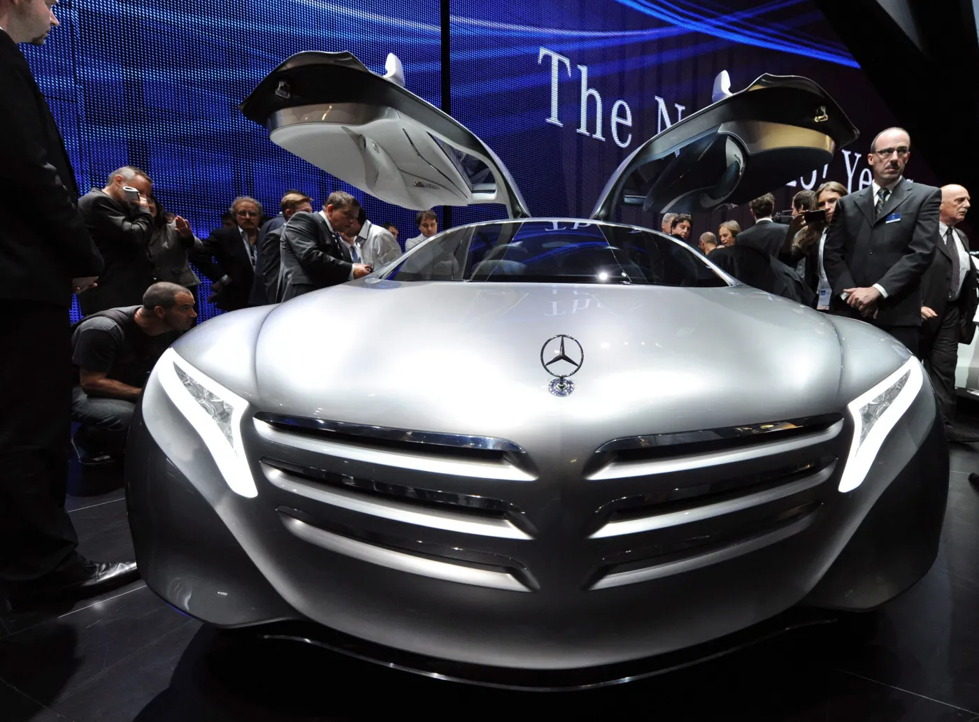 2483917-mercedes-benz-f125.jpg