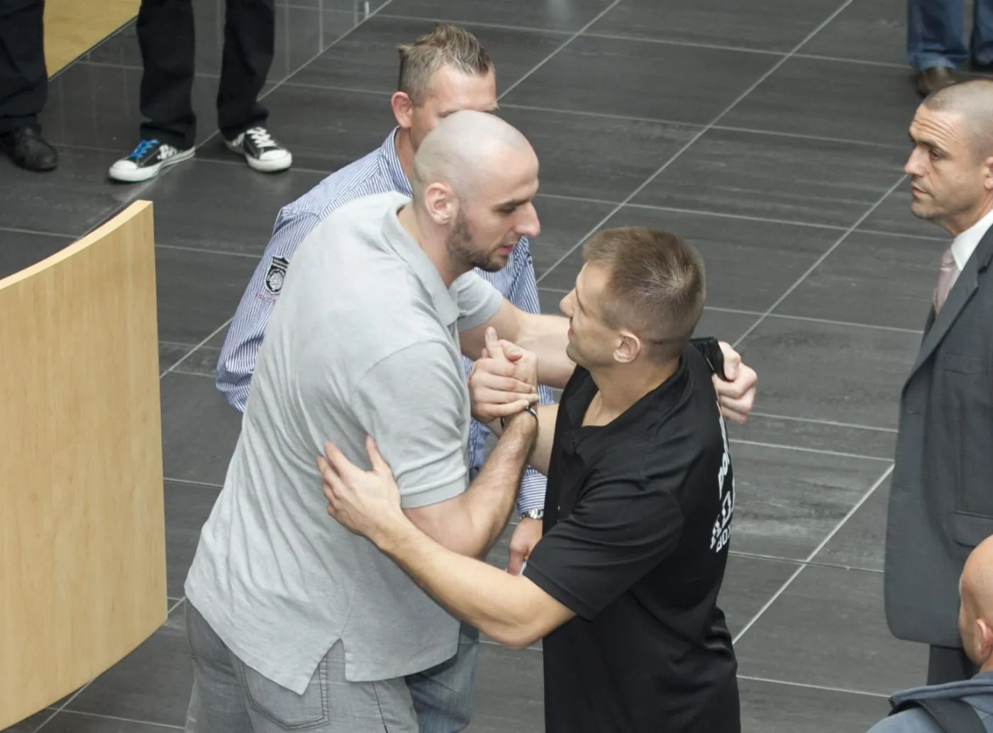 Adamek z Gortatem po dwóch stronach barykady