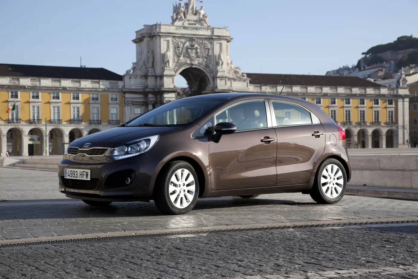 2414860-kia-rio-2011-11.jpg