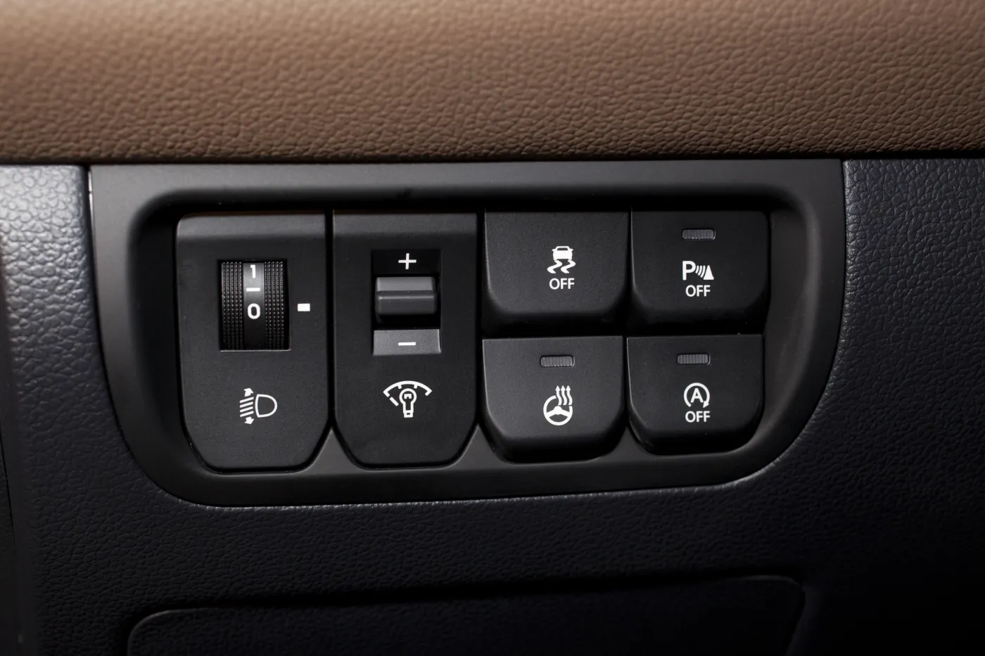 2414885-kia-rio-2011-12.jpg